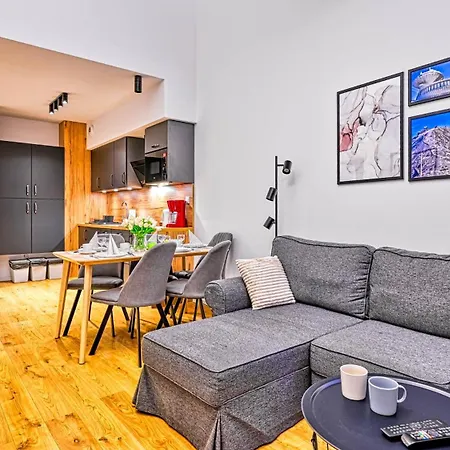 Sun & Snow, Karpatia Apartamento